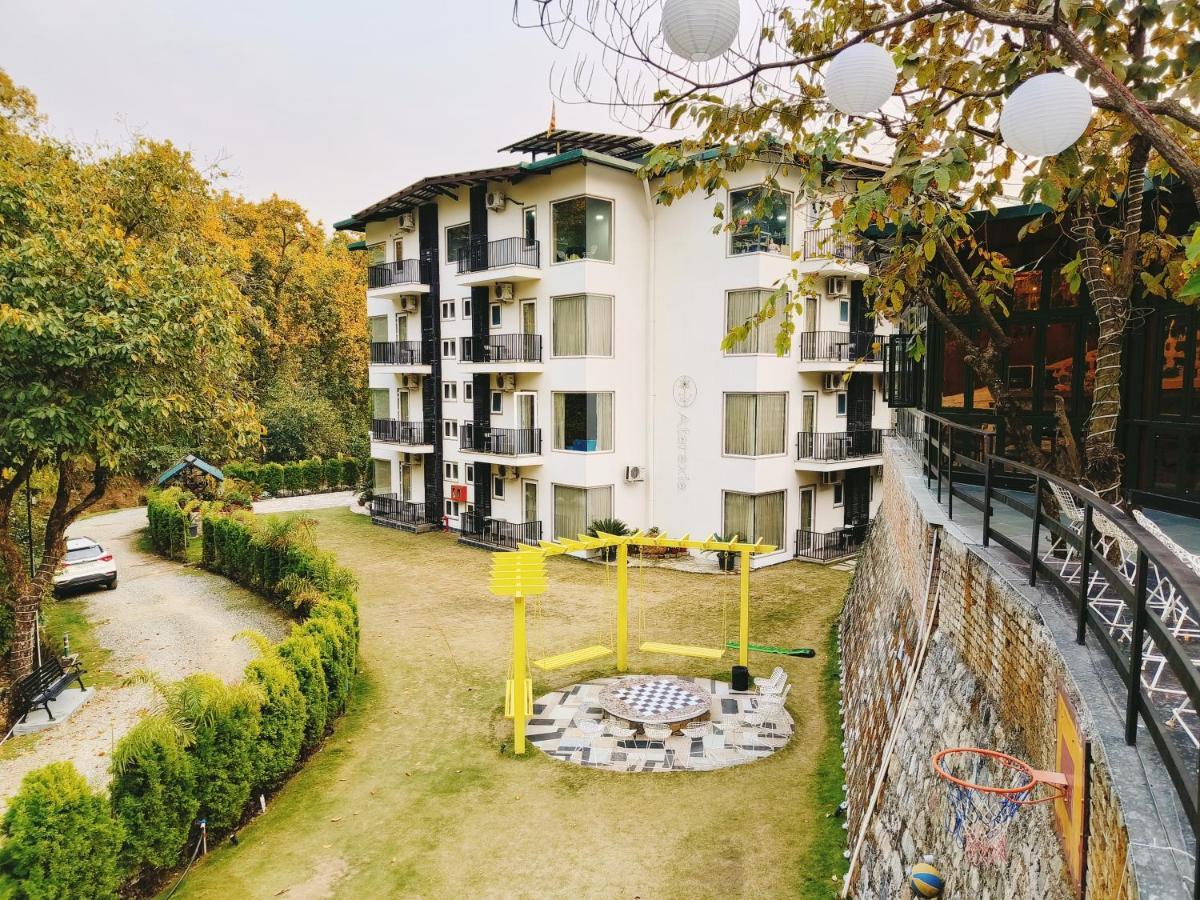 Ataraxia Crestmont Resort & Spa Dehradun Exterior foto